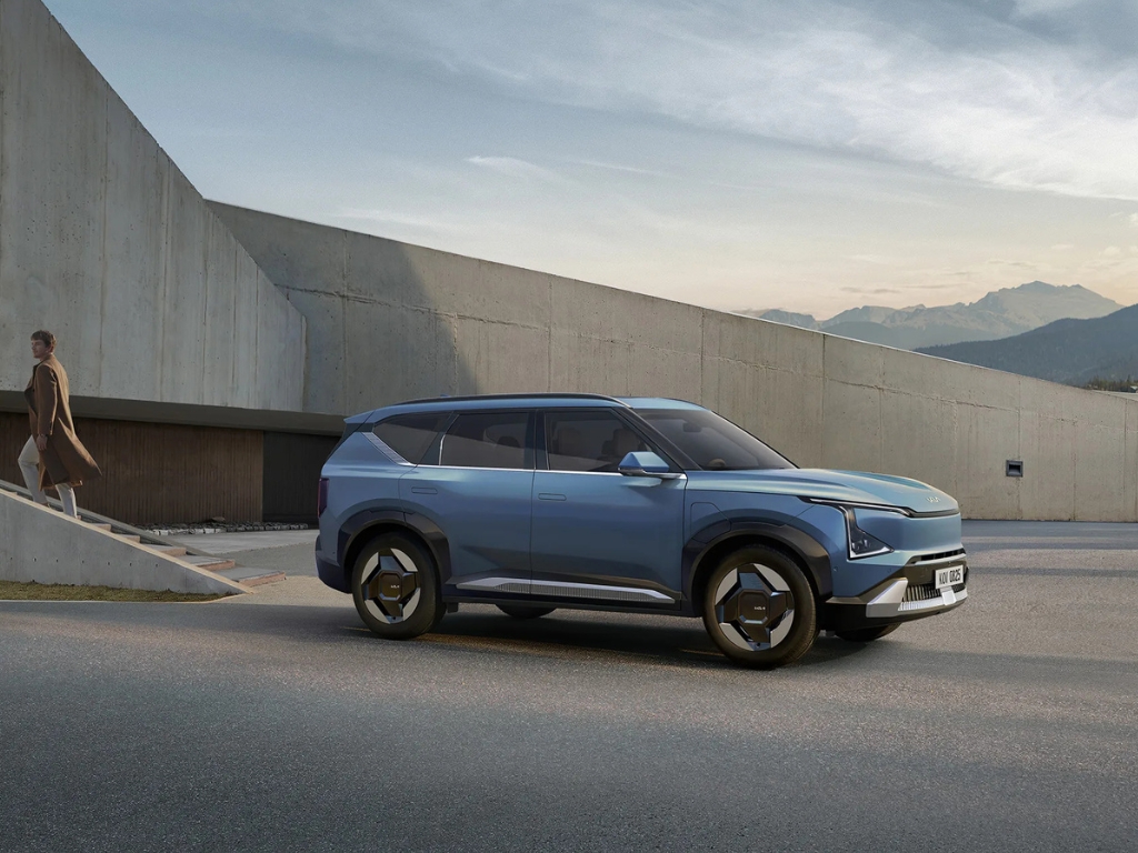 Kia EV5 Review: Price, Specs, Features & Leasing Deals