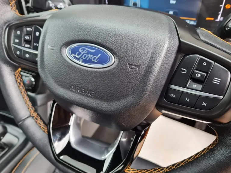 The Benefits of New Van Ownership vs. Used Van Leasing 