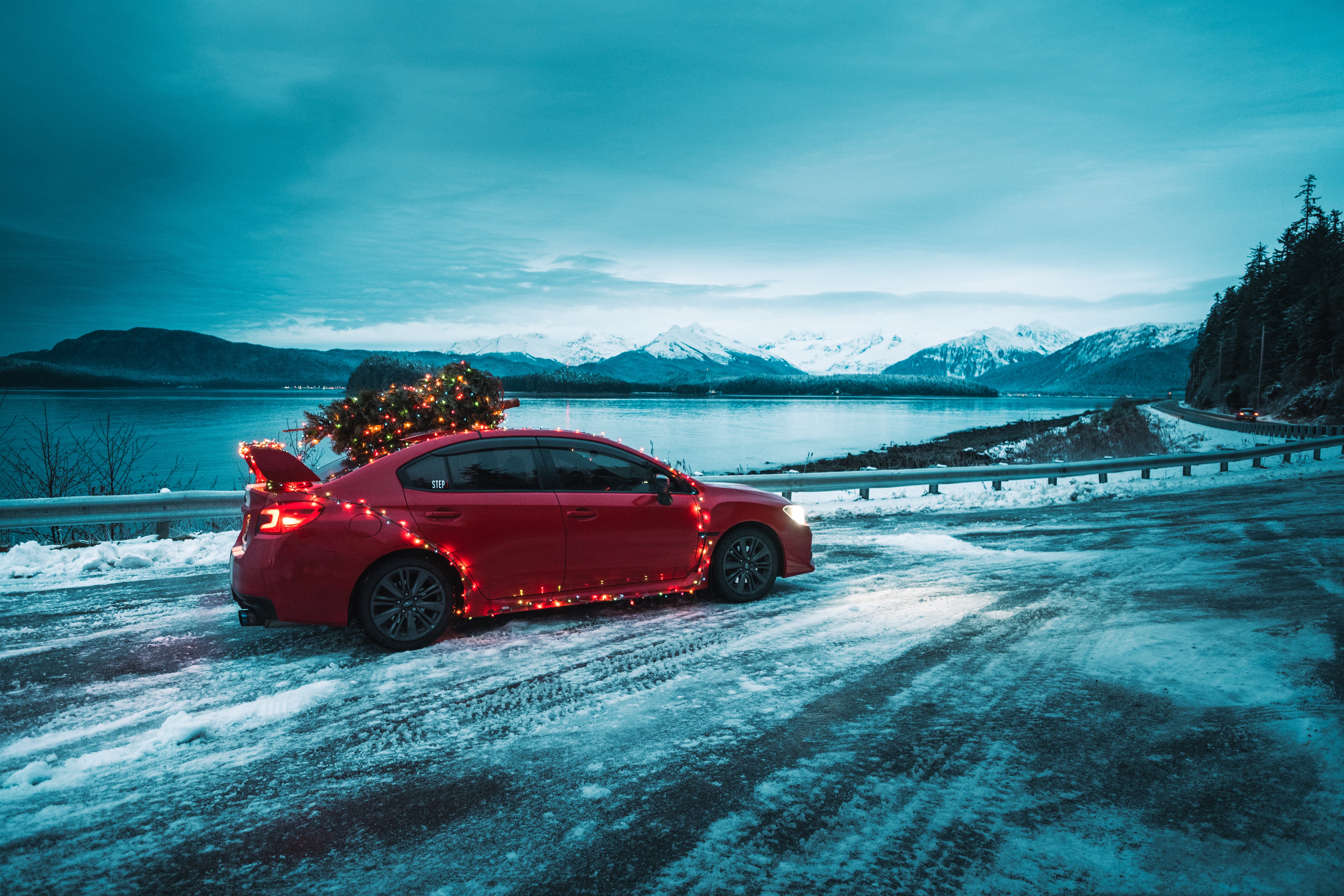 Driving Home for Christmas: Tips for Leasing a Car for the Holidays
