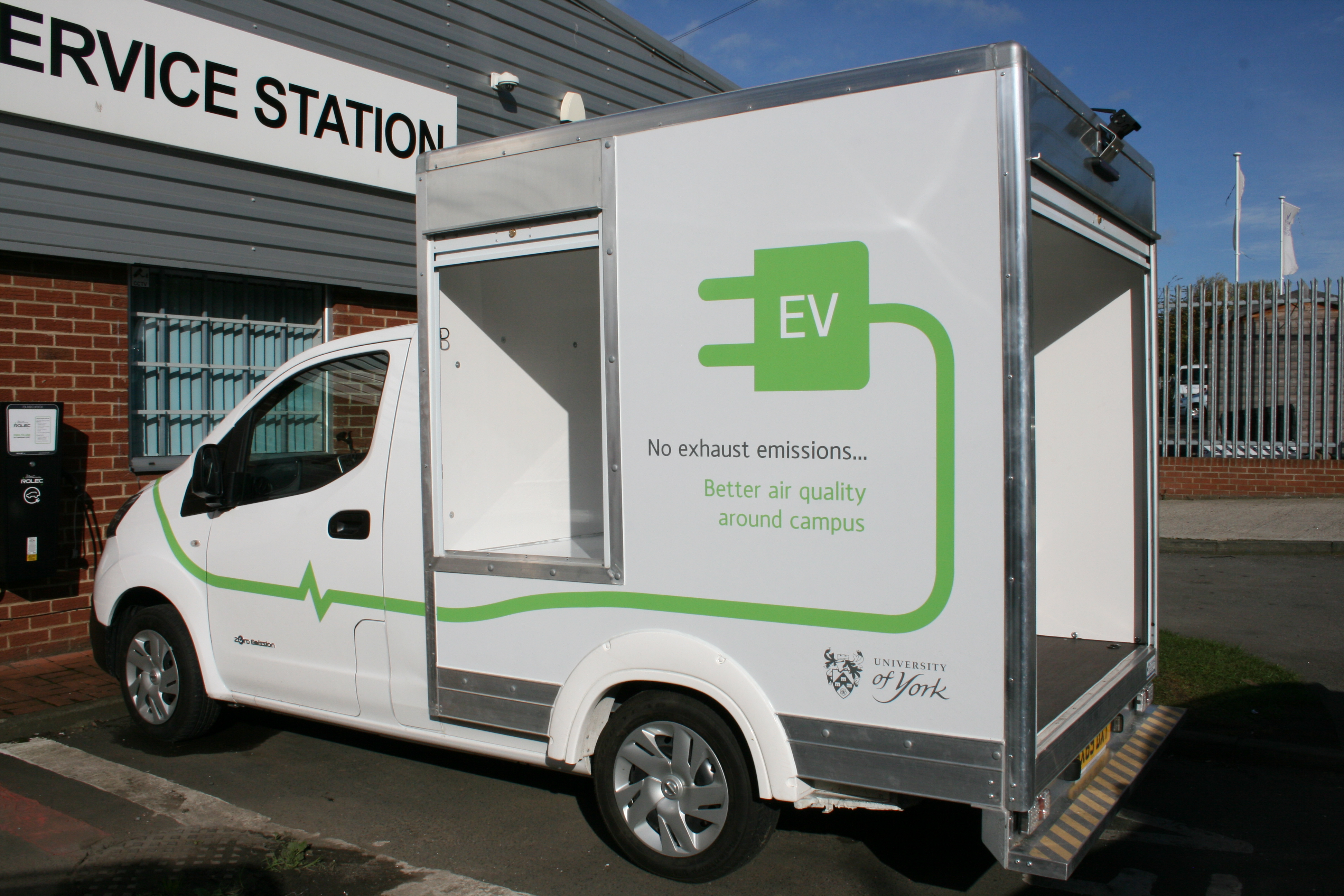 5 REASONS MANCHESTER & YORK UNIVERSITY BOUGHT AN ELECTRIC VAN FROM VIC YOUNG