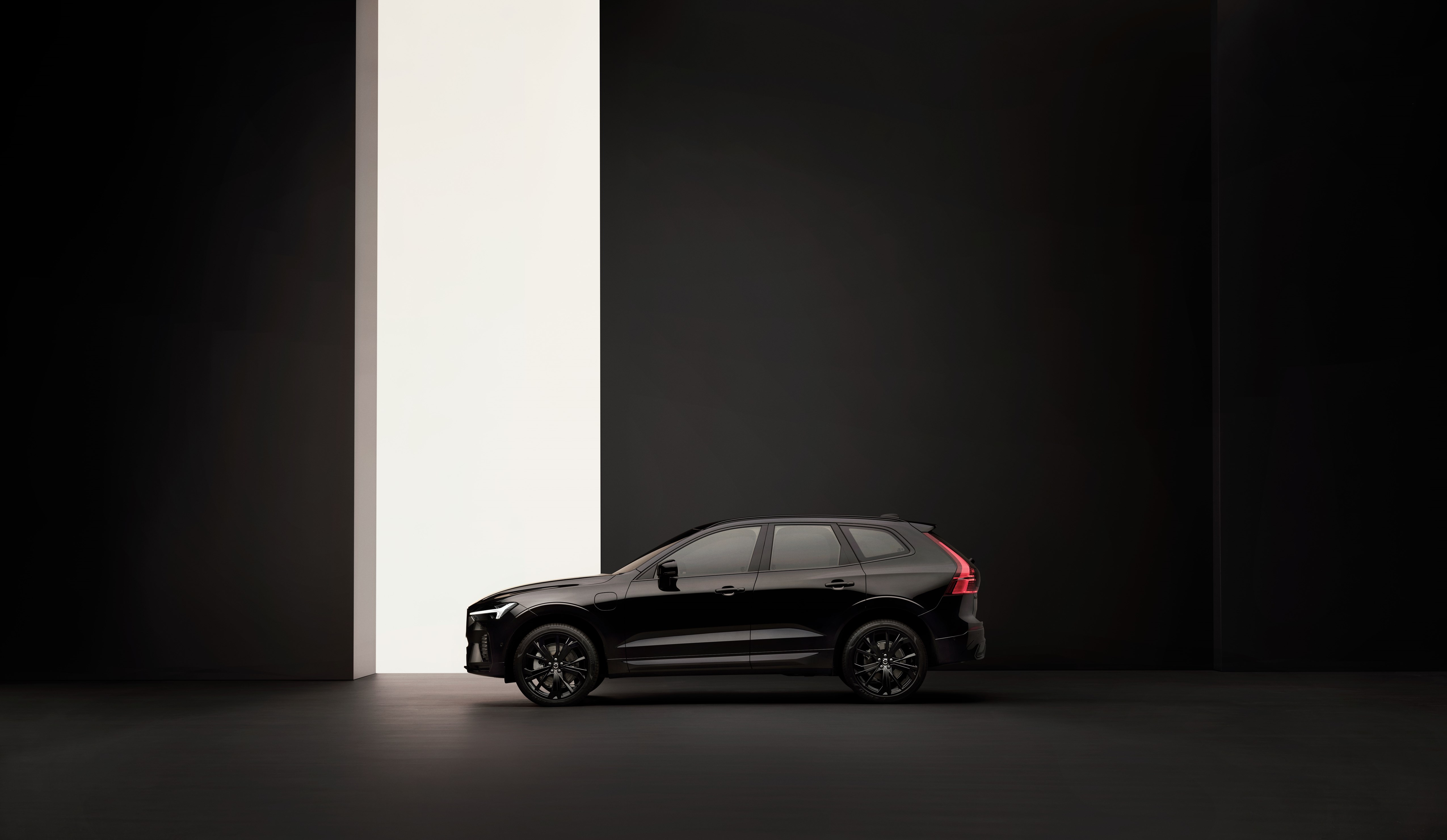 Discover the Volvo XC60 at iCarLease – Your Next Perfect SUV