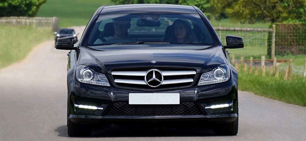 Couple Driving for Men or Women – Who’s the Safest Drivers?