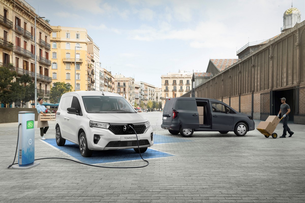 Nissan Townstar Sweeps the 2024 What Van? Awards, Clinching Electric Van of the Year