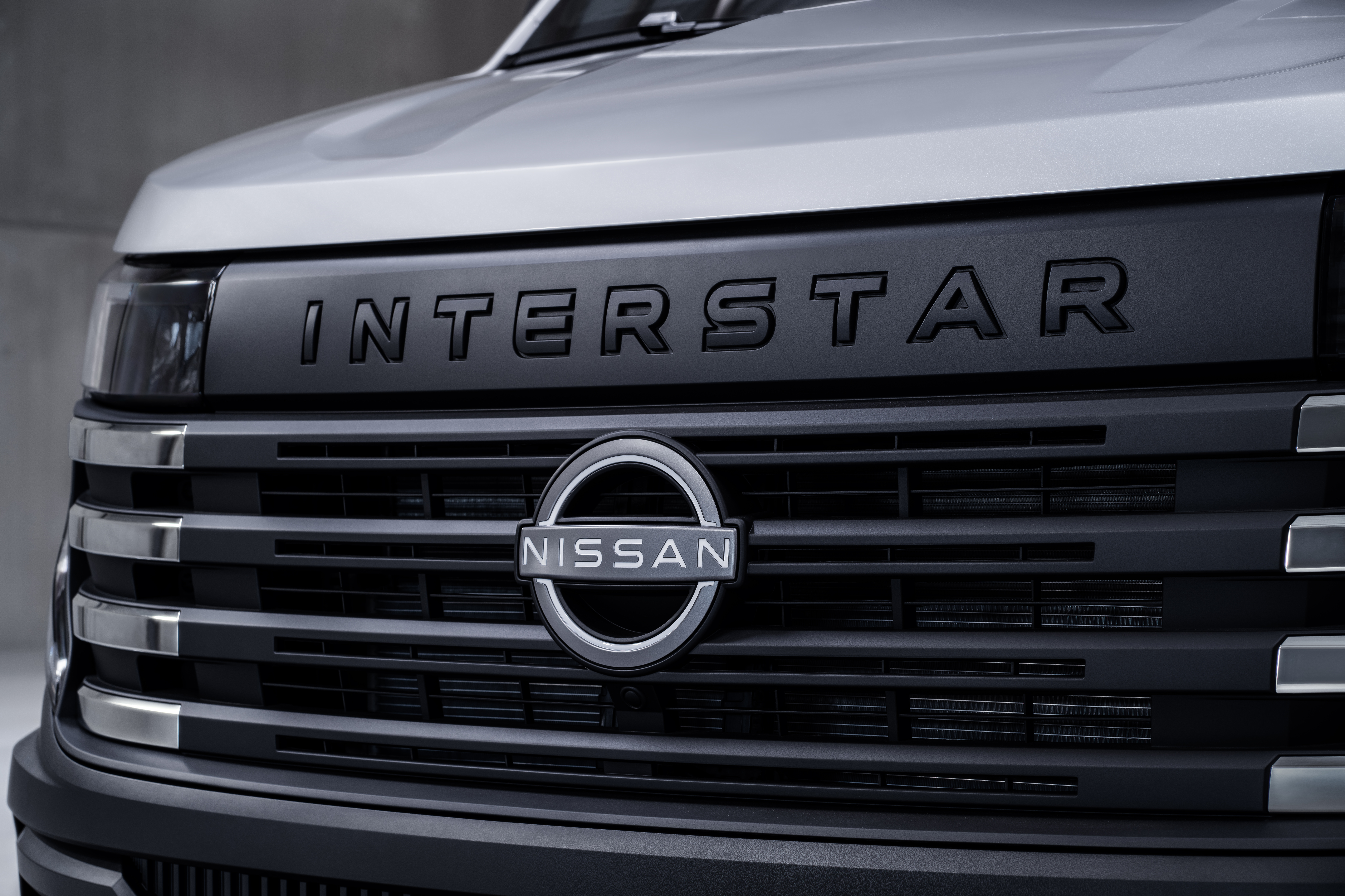 Introducing the all-new Nissan Interstar: Electric vs Diesel