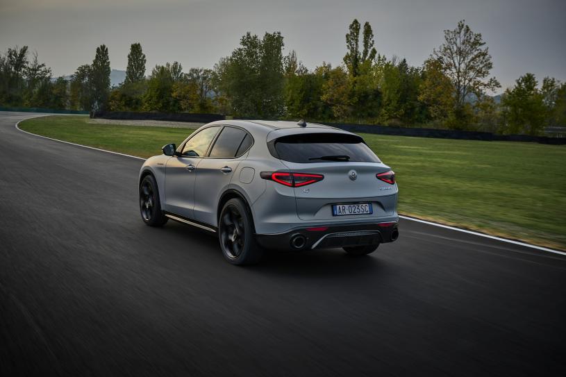 alfa stelvio image