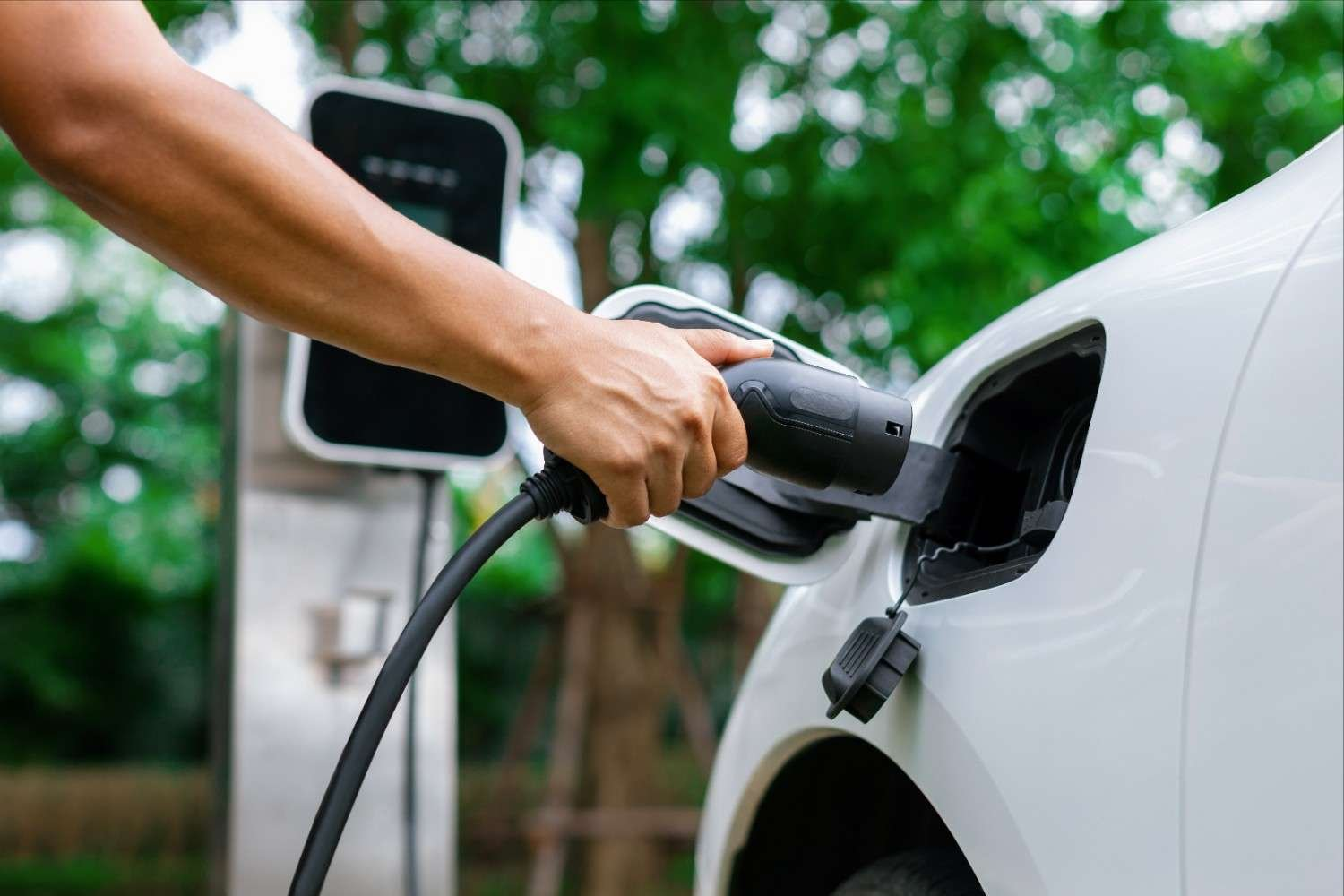 How EV Technology is Transforming the Driving Experience
