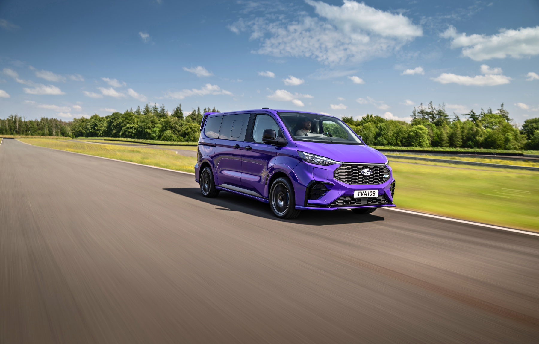 E-Tourneo Custom MS-RT: Rally Styling Meets Passenger Versatility