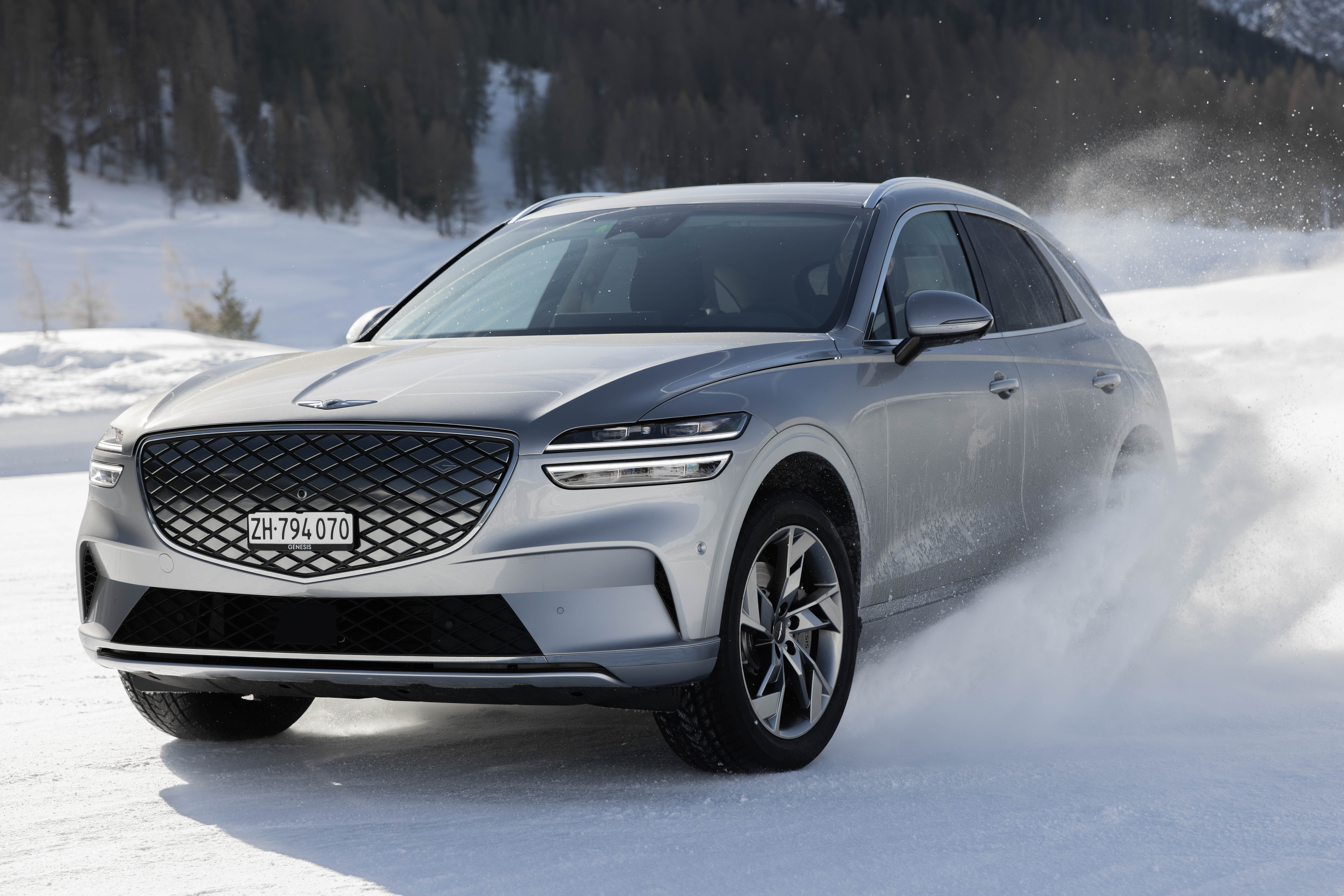 Genesis Introduces Groundbreaking Heated Windscreen Technology for Safer Winter Driving