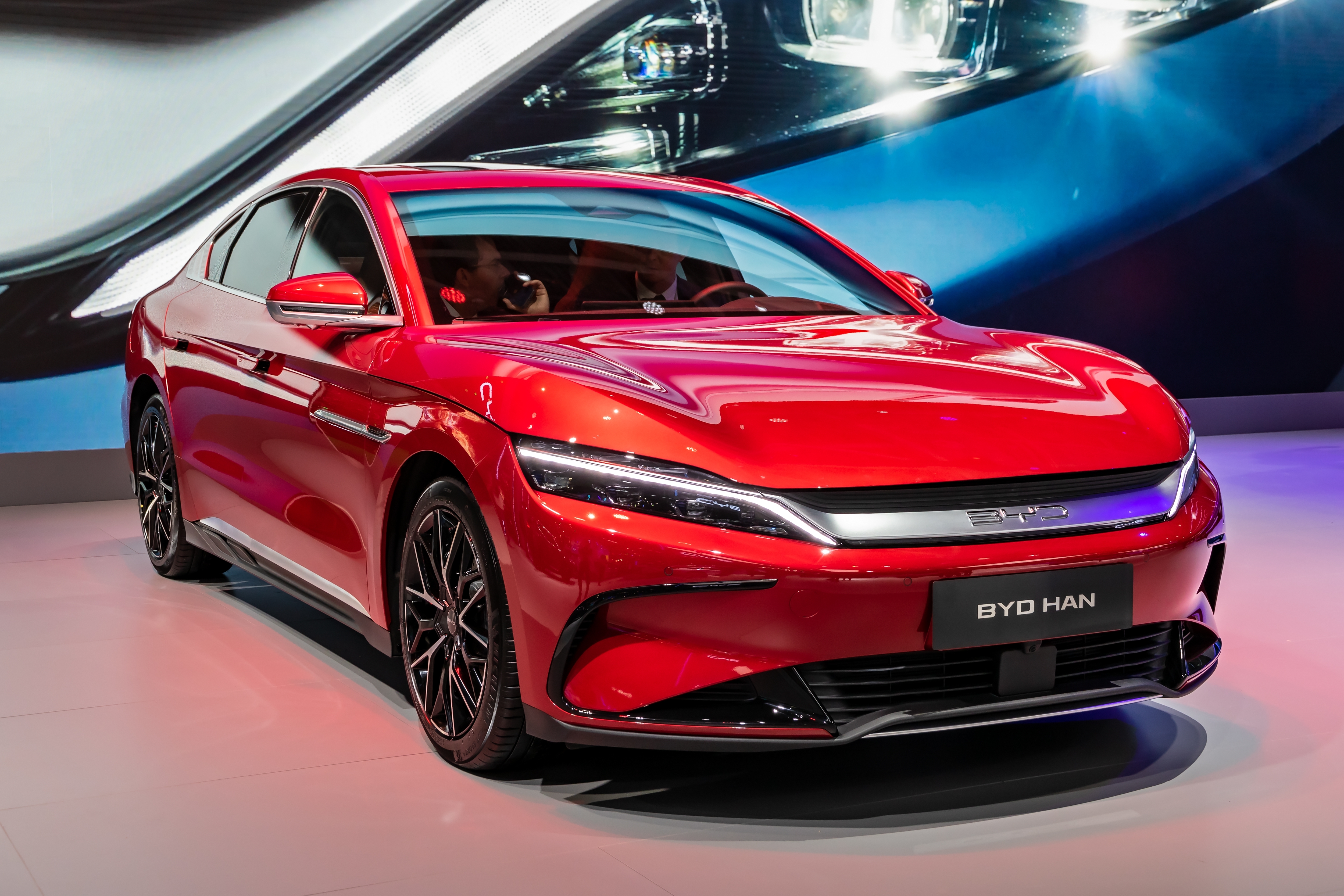 The Rise of Chinese Electric Car Manufacturers: Revolutionizing Car Leasing in Milton Keynes