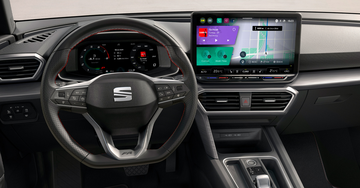An image showing the SEAT Leon 2024 mid-life update showcasing the interior tech changes