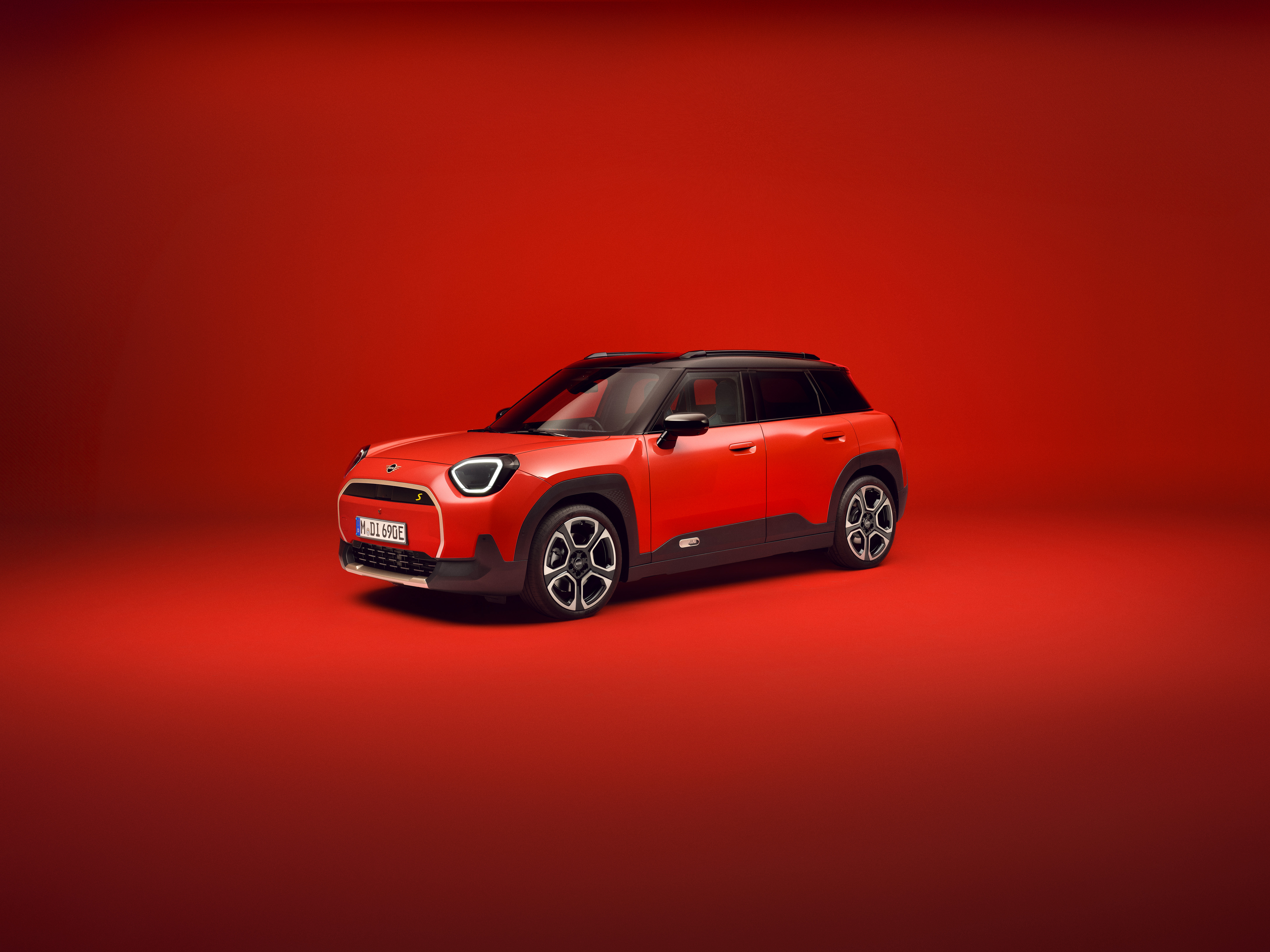 A New MINI Comes to the Car Market: Introducing the Aceman!