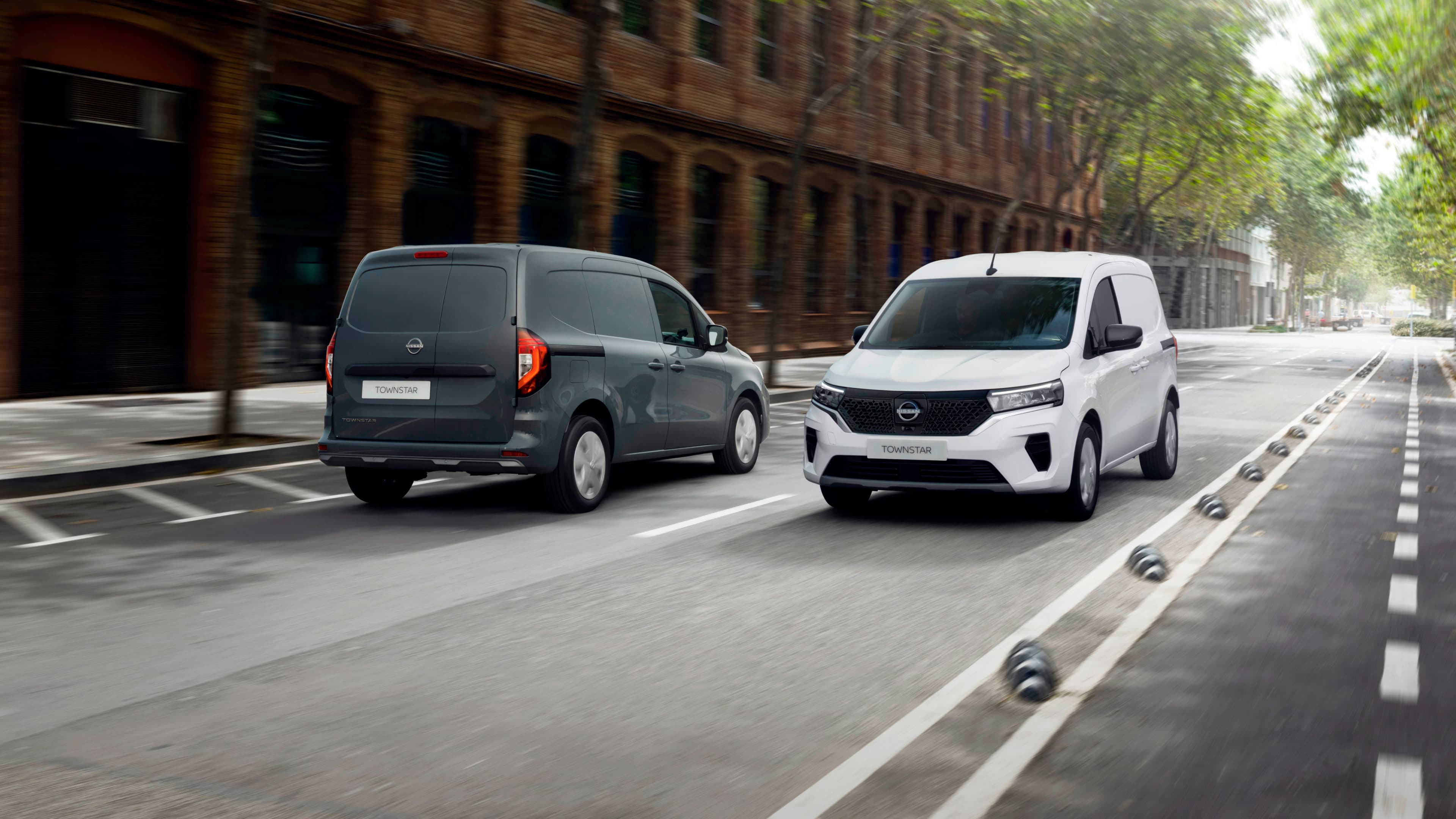 Nissan Townstar Van 2025 – Smart Electric Van for Urban Business Use