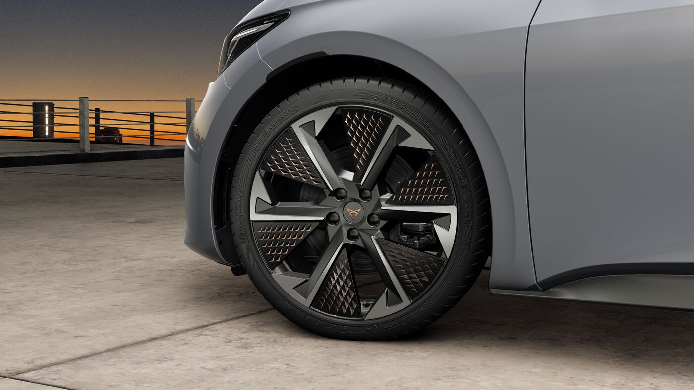 Cupra Born vs Volkswagen ID.3: Which Electric Hatchback Should You Choose?