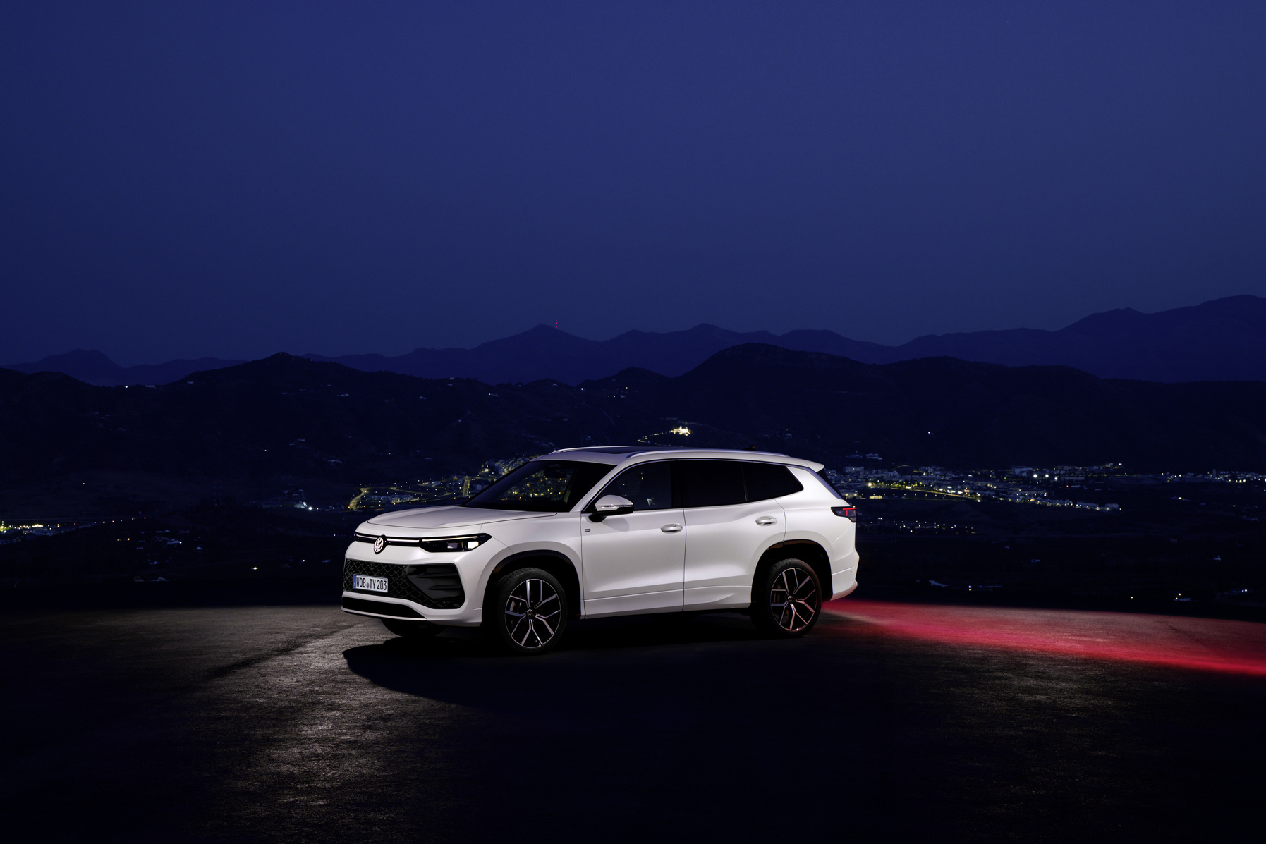 New Volkswagen Tayron At Night