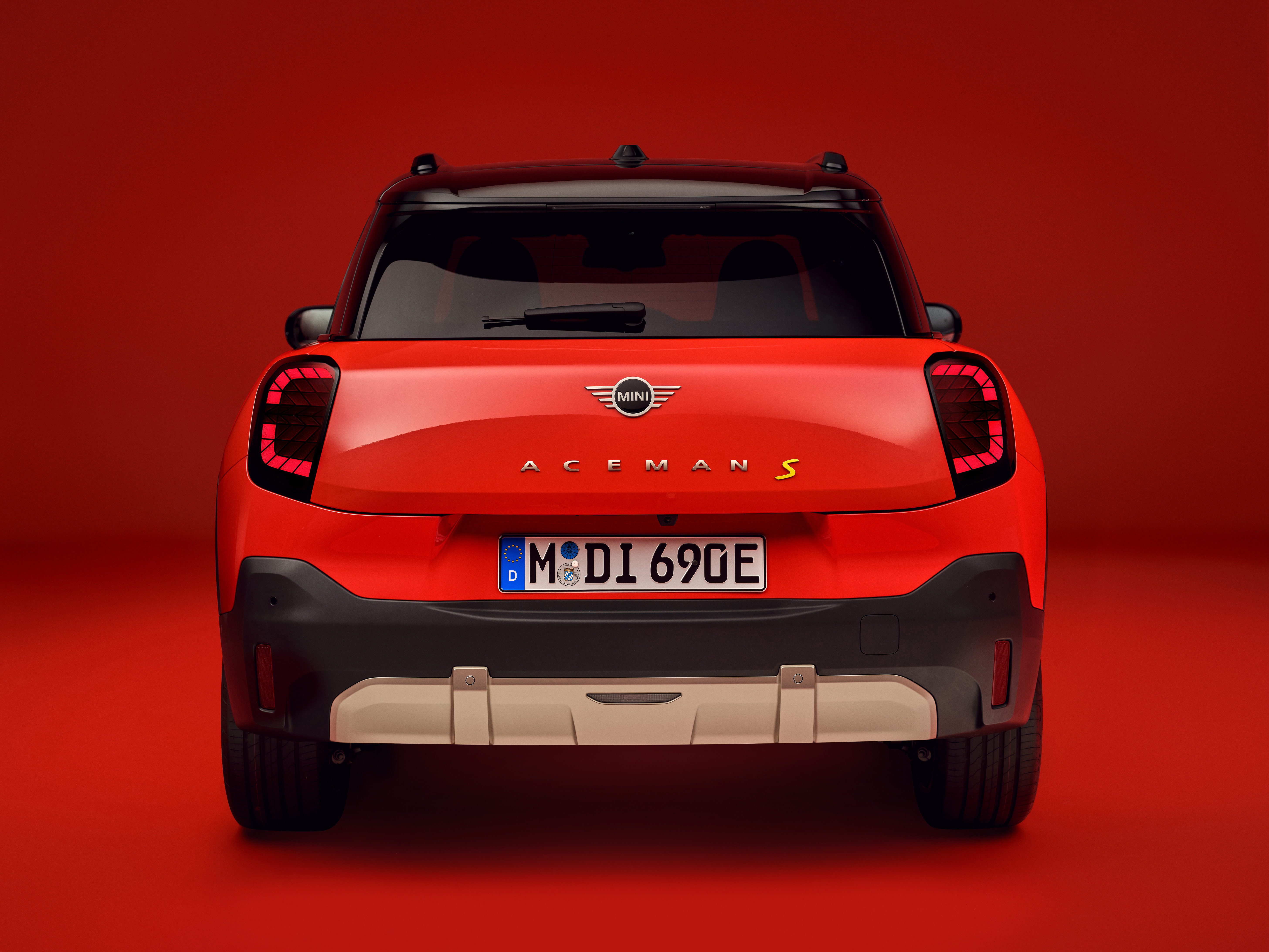 Rear view of Mini Aceman.