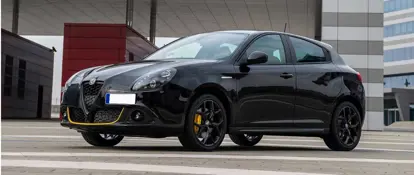 Black Alfa Romeo Giulietta