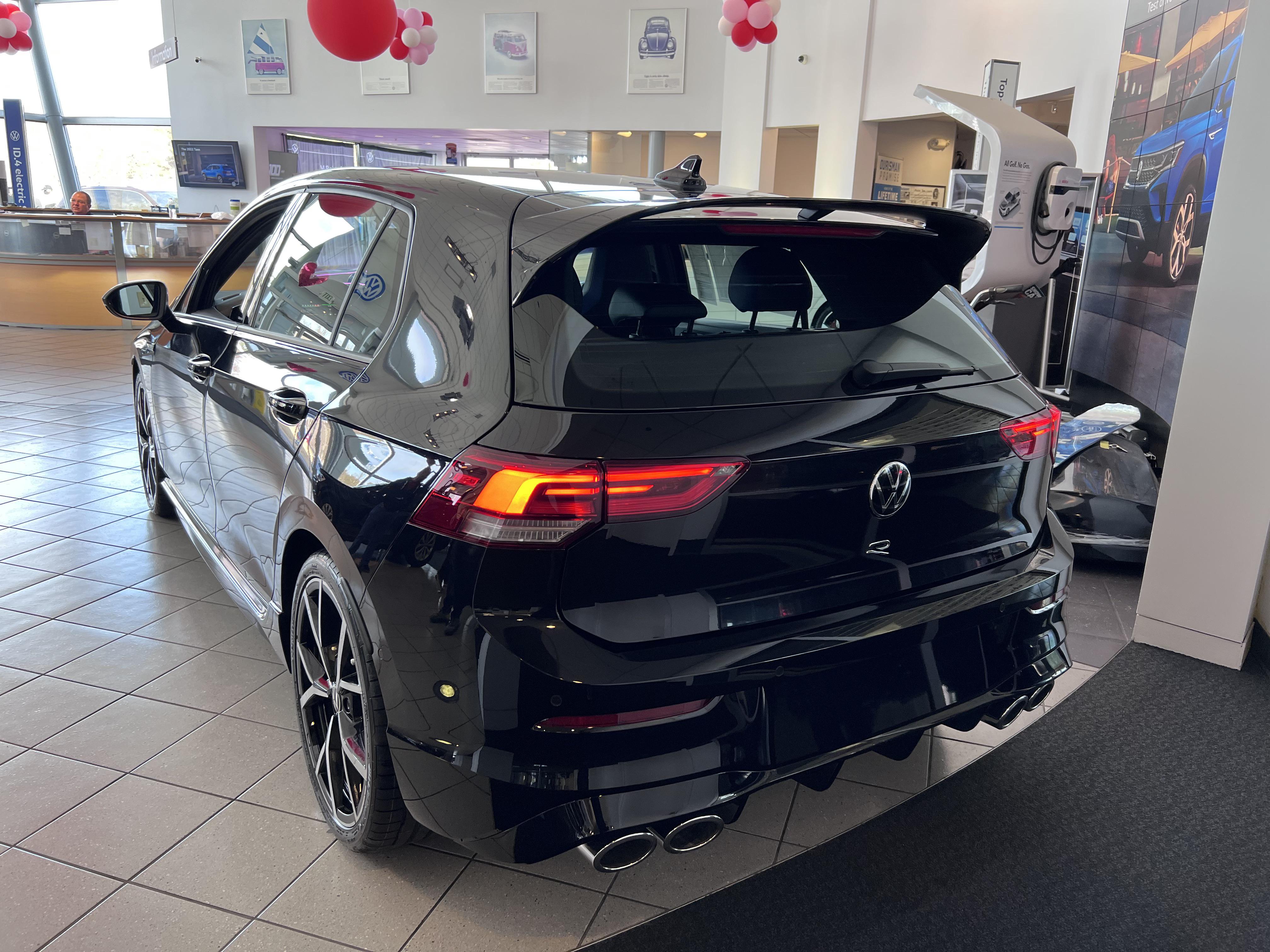 GOLF R LEASING GUIDE