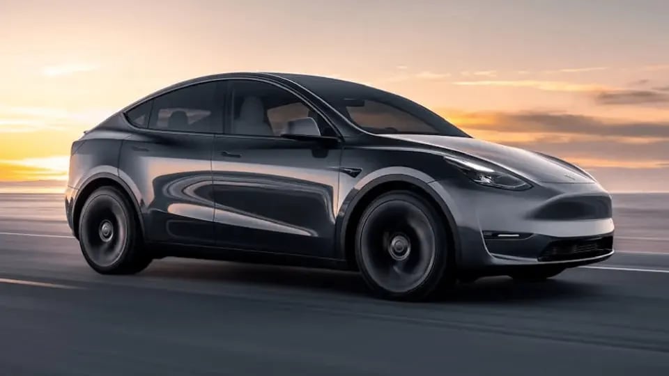 Tesla Model Y electric hatchback highlighted as a top hatchback leasing option in AMT Auto’s guide.