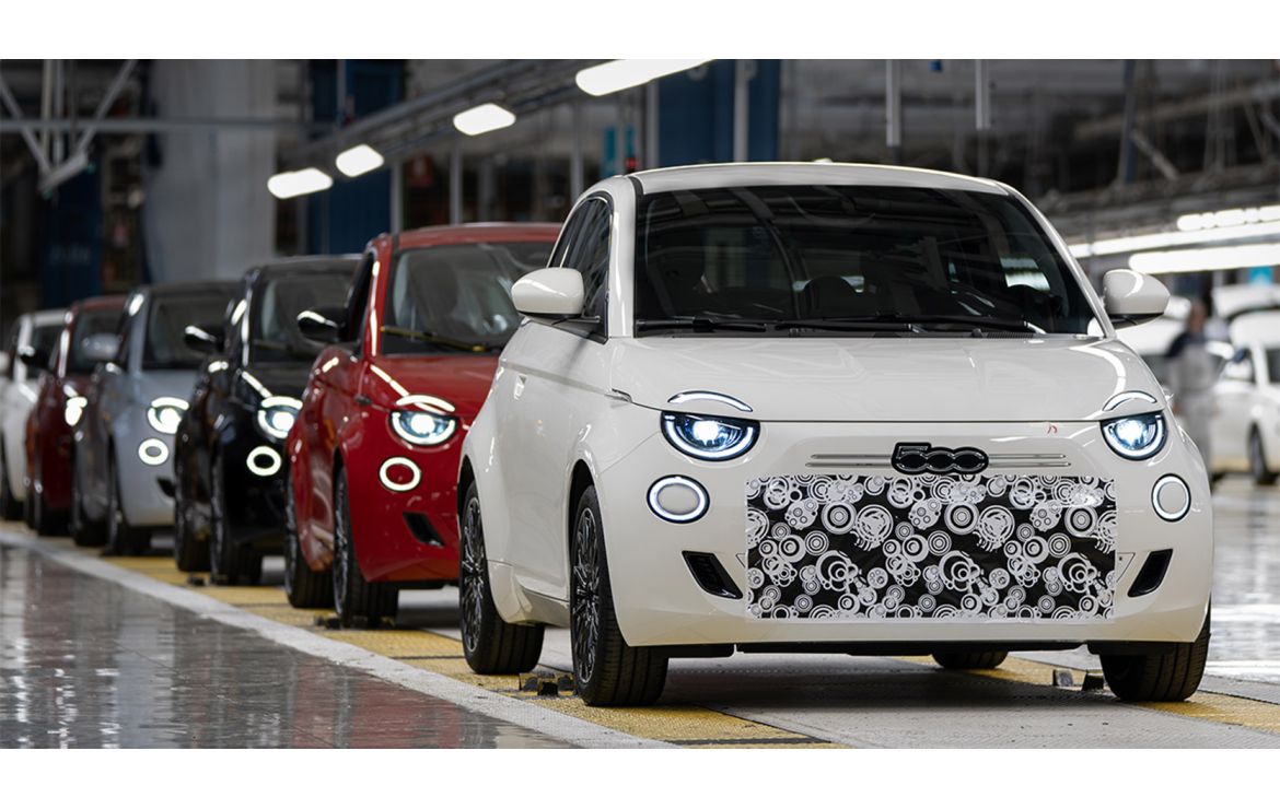 The Fiat 500 Hybrid is Back — With a Manual Twist