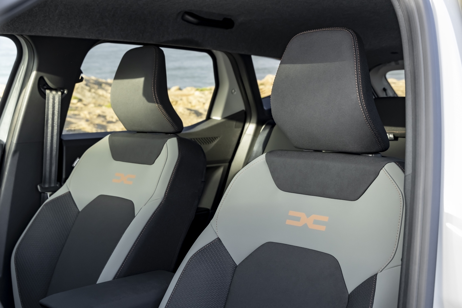 View of seats in a Dacia Duster third-generation vehicle.