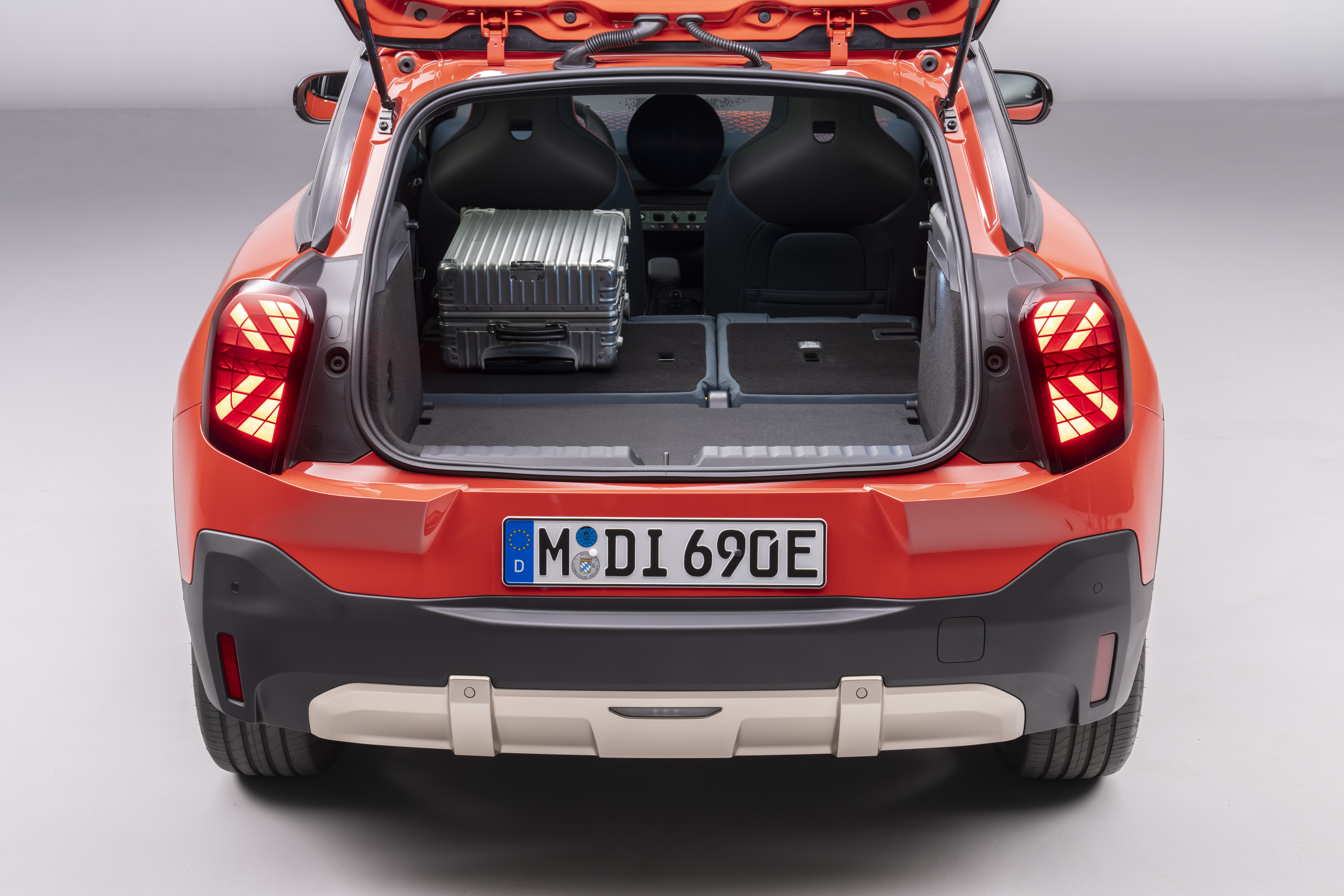 Rear view of Mini Aceman.